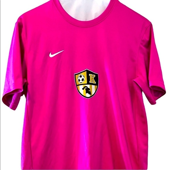 Women’s Nike Short Sleeve Soccer Tee Size Medium Pink - Picture 1 of 3